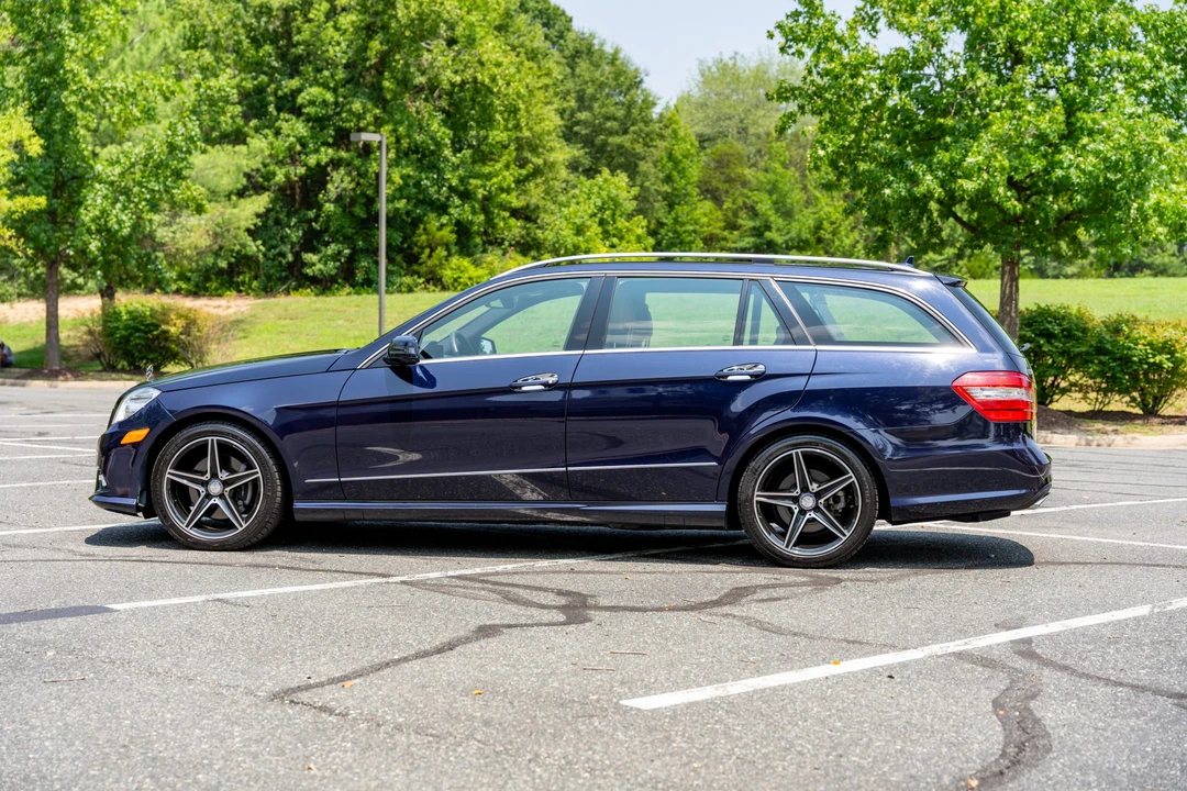 2011 Mercedes-Benz W212 E-Class - Image 8 of 31
