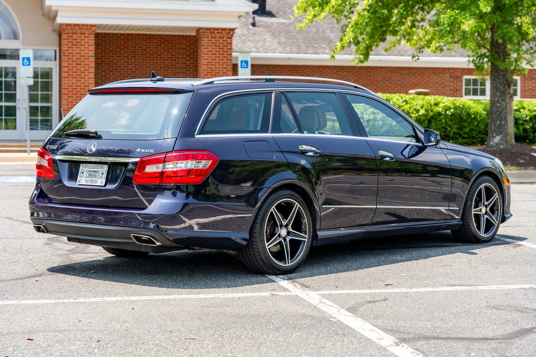 2011 Mercedes-Benz W212 E-Class - Image 5 of 31