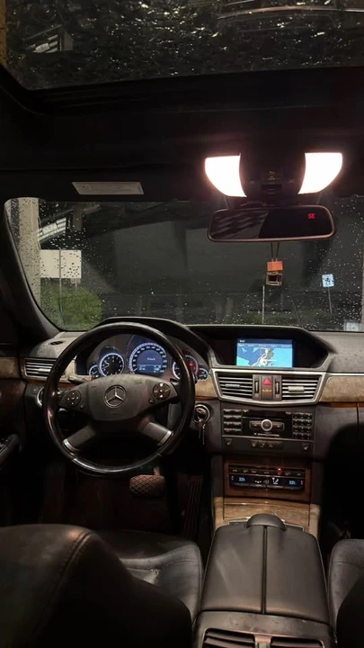 2011 Mercedes-Benz W212 E-Class - Image 10 of 14