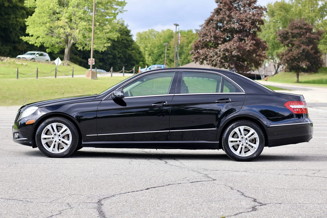 2011 Mercedes-Benz W212 E-Class - Image 6 of 31
