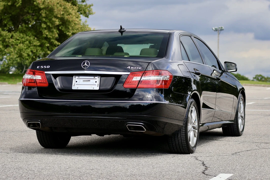 2011 Mercedes-Benz W212 E-Class - Image 11 of 31