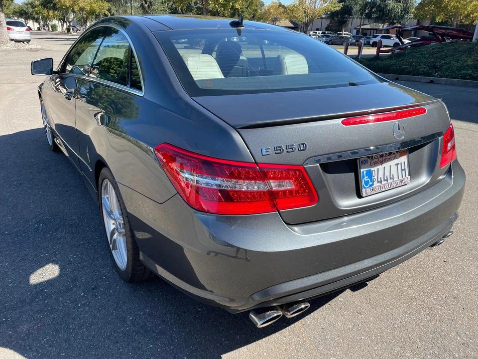 2011 Mercedes-Benz C207/A207 E-Class Coupe & Convertible - Image 9 of 31