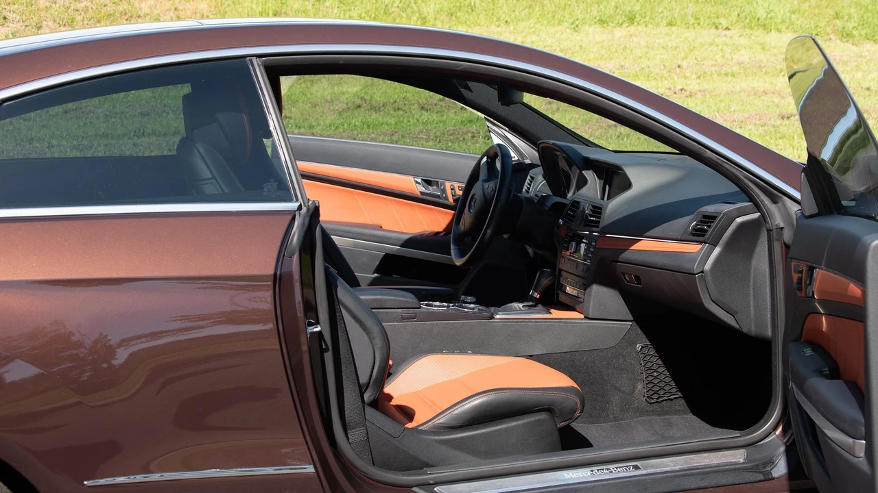 2011 Mercedes-Benz C207/A207 E-Class Coupe & Convertible - Image 29 of 31