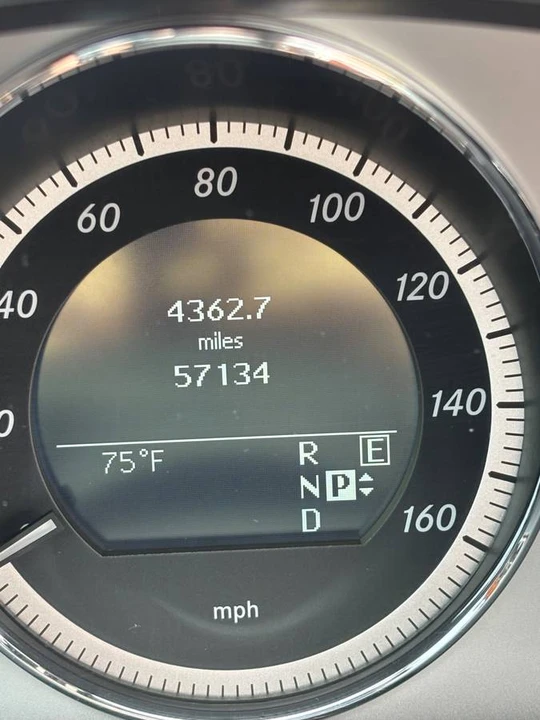 2011 Mercedes-Benz W212 E-Class - Image 14 of 19