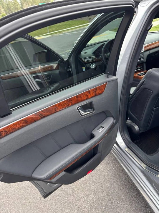 2011 Mercedes-Benz W212 E-Class - Image 9 of 19
