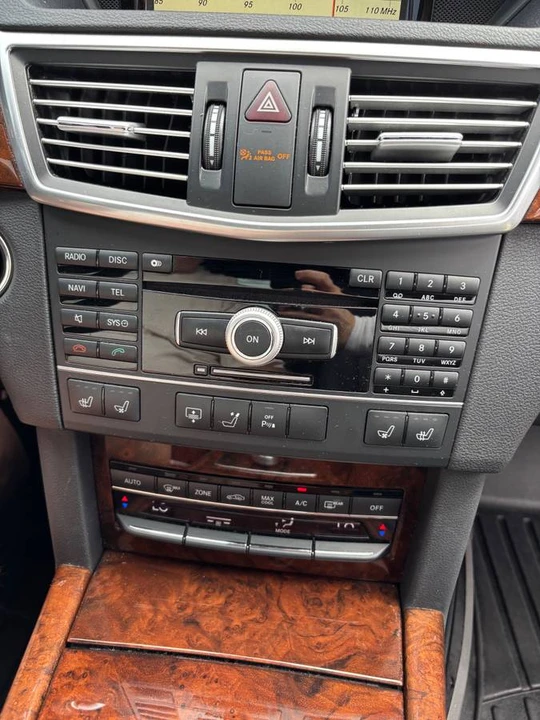 2011 Mercedes-Benz W212 E-Class - Image 15 of 19