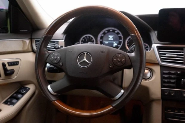 2011 Mercedes-Benz W212 E-Class - Image 5 of 8