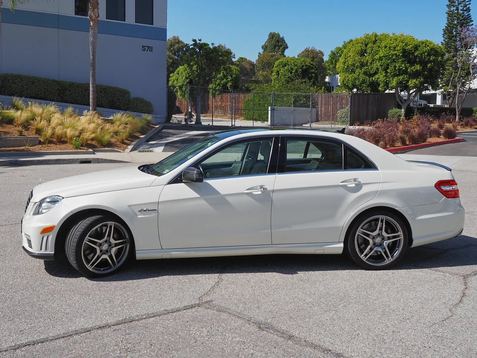 2011 Mercedes-Benz W212 E 63 AMG - Image 11 of 31