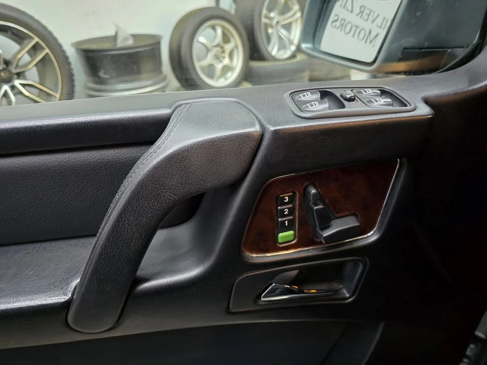 2011 Mercedes-Benz W463 G-Class - Image 14 of 20