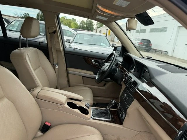 2011 Mercedes-Benz GLK-Class - Image 10 of 20