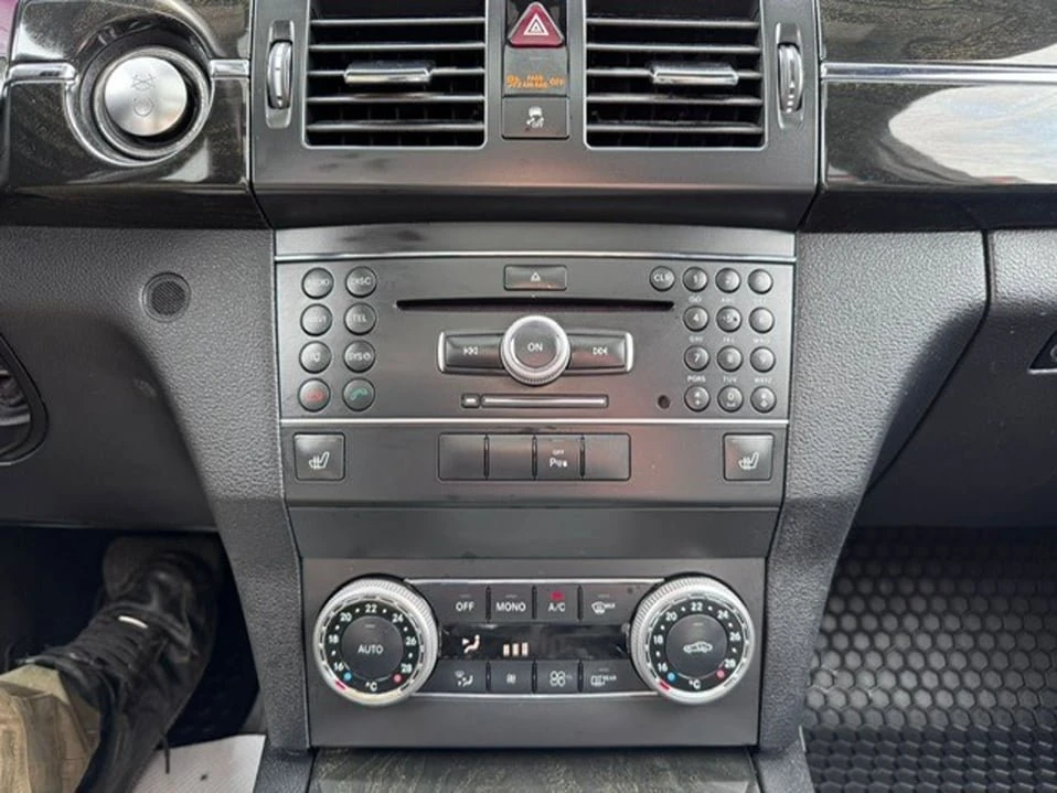 2011 Mercedes-Benz GLK-Class - Image 16 of 17
