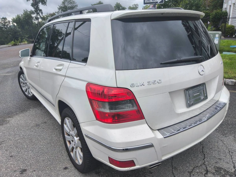 2011 Mercedes-Benz GLK-Class - Image 10 of 17