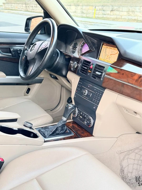 2011 Mercedes-Benz GLK-Class - Image 11 of 20