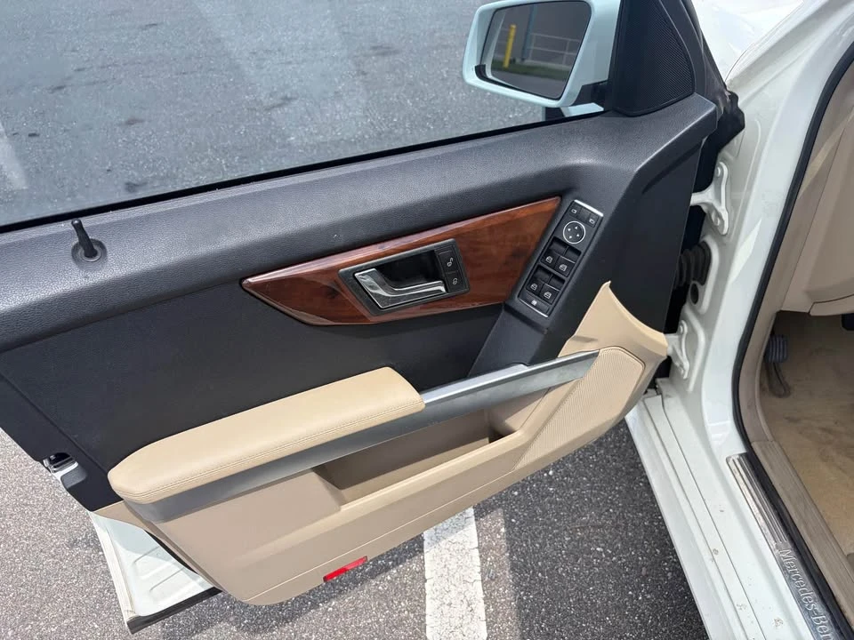 2011 Mercedes-Benz GLK-Class - Image 9 of 14
