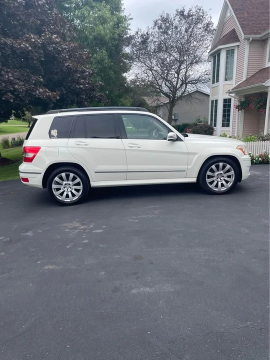 2011 Mercedes-Benz GLK-Class - Image 2 of 11
