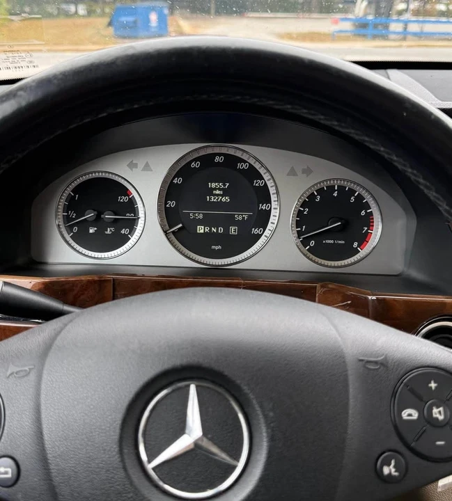 2011 Mercedes-Benz GLK-Class - Image 9 of 17