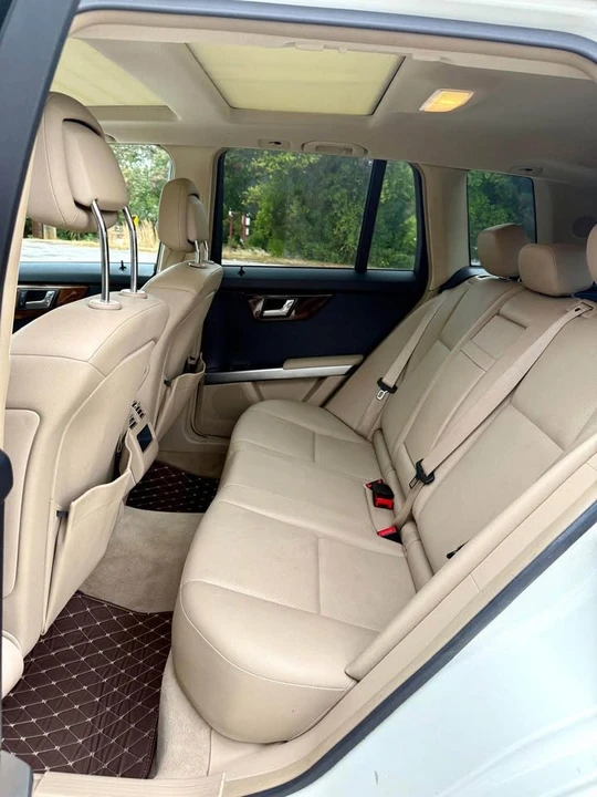 2011 Mercedes-Benz GLK-Class - Image 11 of 17