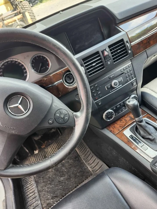 2011 Mercedes-Benz GLK-Class - Image 10 of 12
