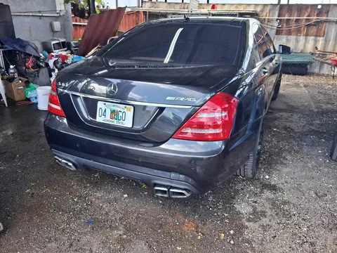 2011 Mercedes-Benz Mercedes-AMG S-Class S 63 AMG Sedan 4D