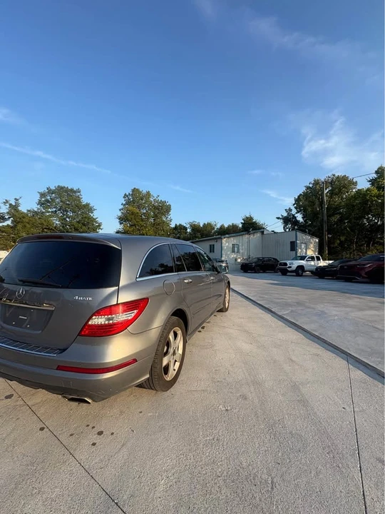 2011 Mercedes-Benz W251 R-Class - Image 3 of 20