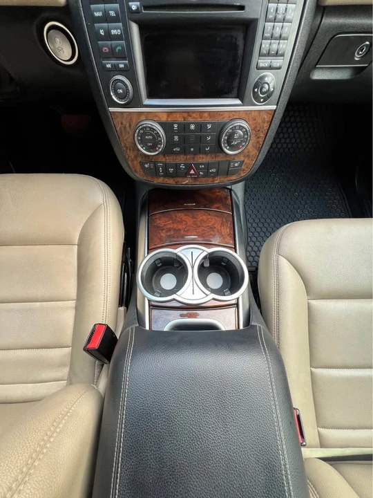 2011 Mercedes-Benz W251 R-Class - Image 13 of 17