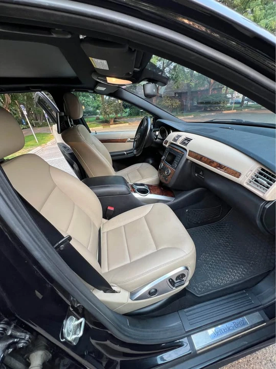 2011 Mercedes-Benz W251 R-Class - Image 8 of 17