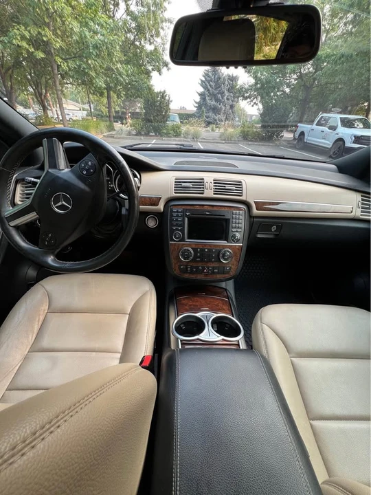 2011 Mercedes-Benz W251 R-Class - Image 7 of 17