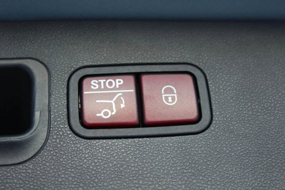 2011 Mercedes-Benz W251 R-Class - Image 15 of 15