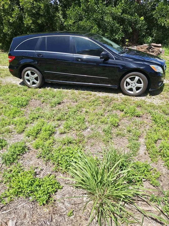 2011 Mercedes-Benz W251 R-Class - Image 2 of 3