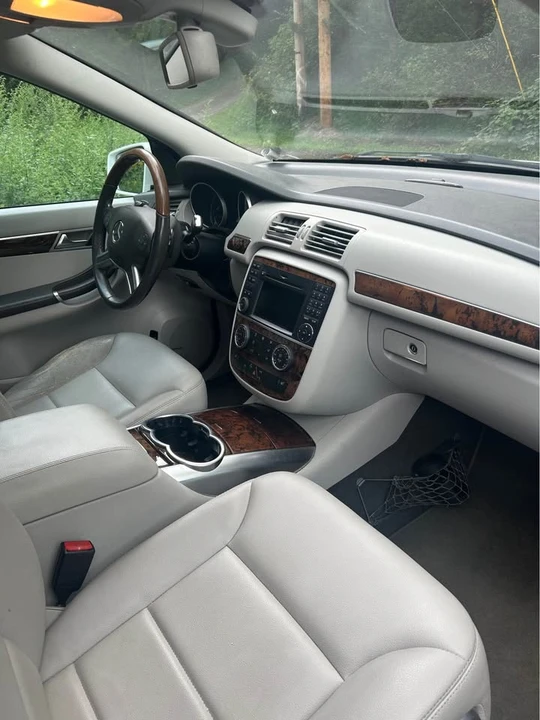 2011 Mercedes-Benz W251 R-Class - Image 4 of 8