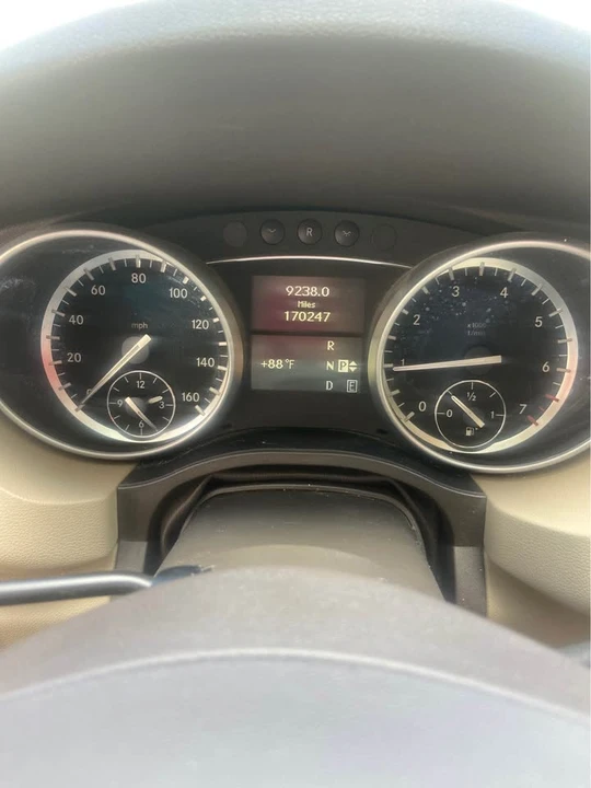 2011 Mercedes-Benz W251 R-Class - Image 12 of 20