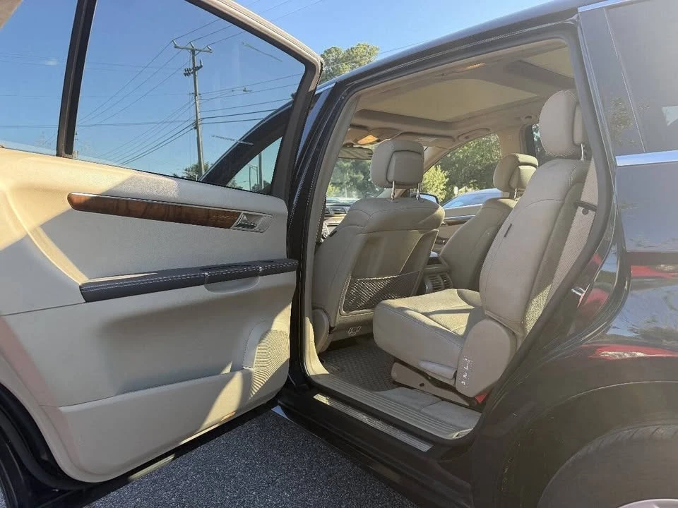 2011 Mercedes-Benz W251 R-Class - Image 10 of 20