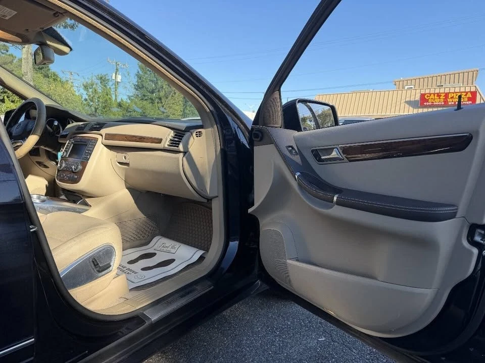 2011 Mercedes-Benz W251 R-Class - Image 16 of 20