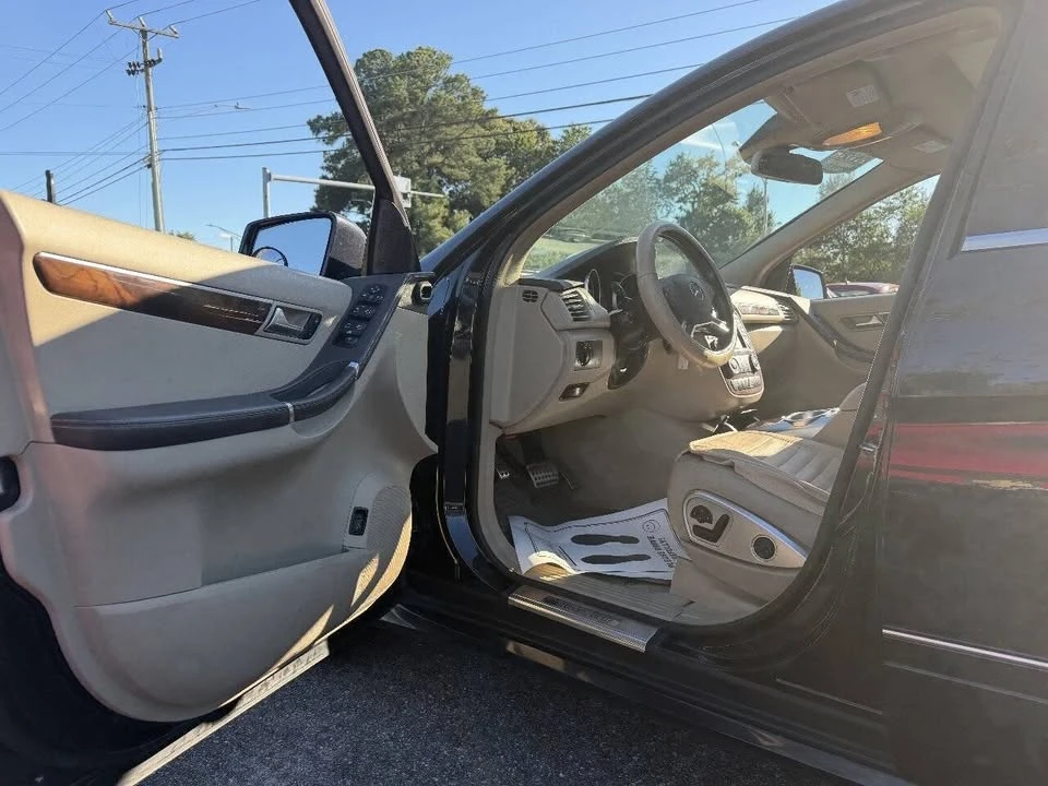 2011 Mercedes-Benz W251 R-Class - Image 7 of 20