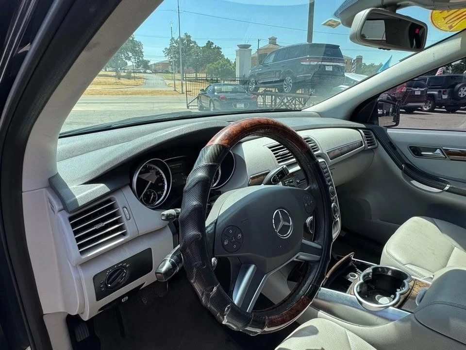 2011 Mercedes-Benz W251 R-Class - Image 10 of 20
