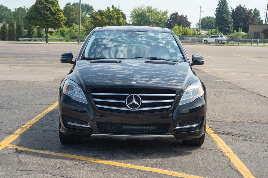 2011 Mercedes-Benz W251 R-Class - Image 2 of 31