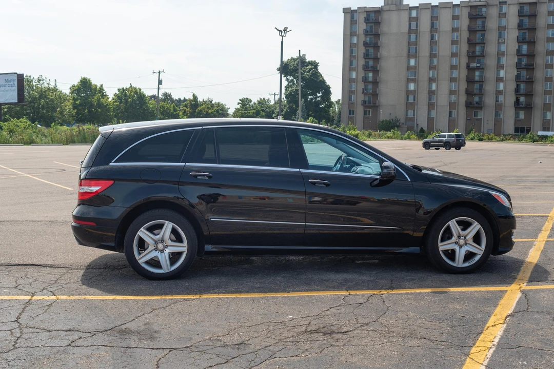 2011 Mercedes-Benz W251 R-Class - Image 3 of 31