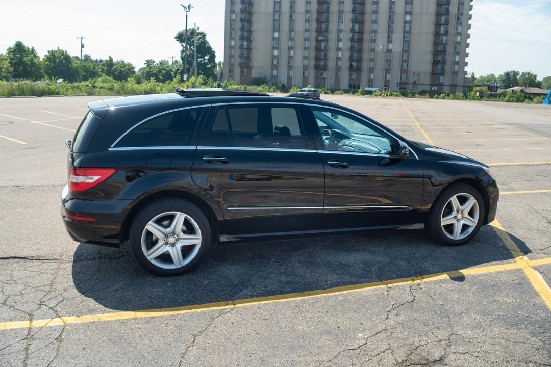 2011 Mercedes-Benz W251 R-Class - Image 11 of 31
