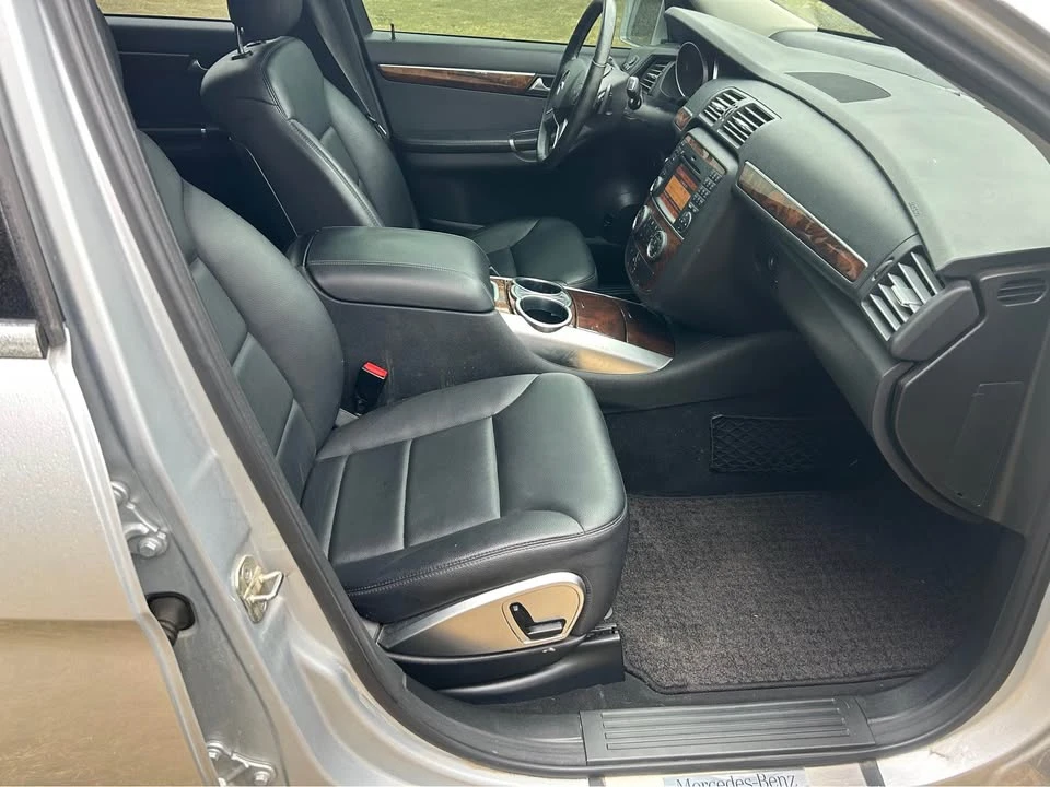 2011 Mercedes-Benz W251 R-Class - Image 3 of 9