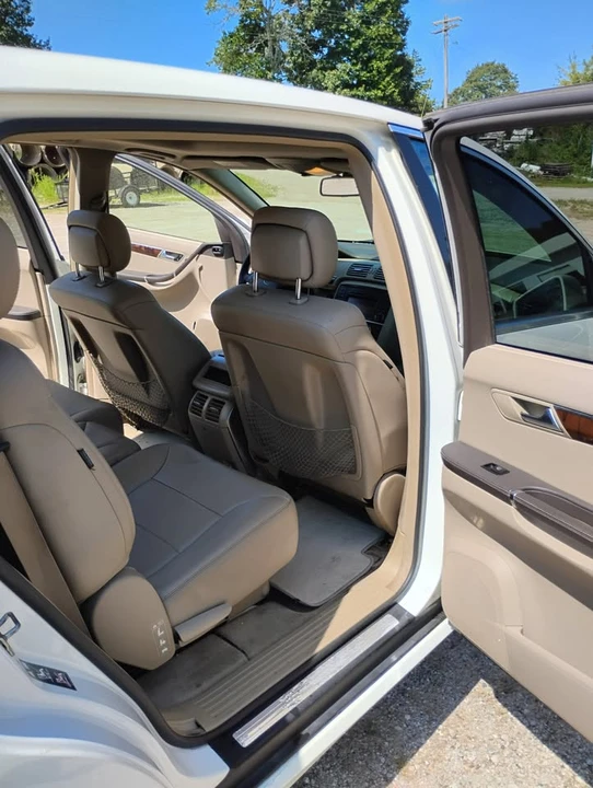 2011 Mercedes-Benz W251 R-Class - Image 8 of 11