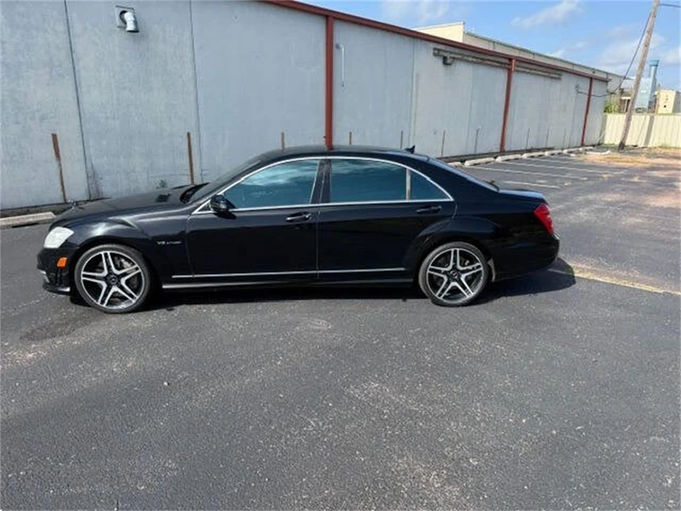 2011 Mercedes-Benz W221 S-Class - Image 2 of 31