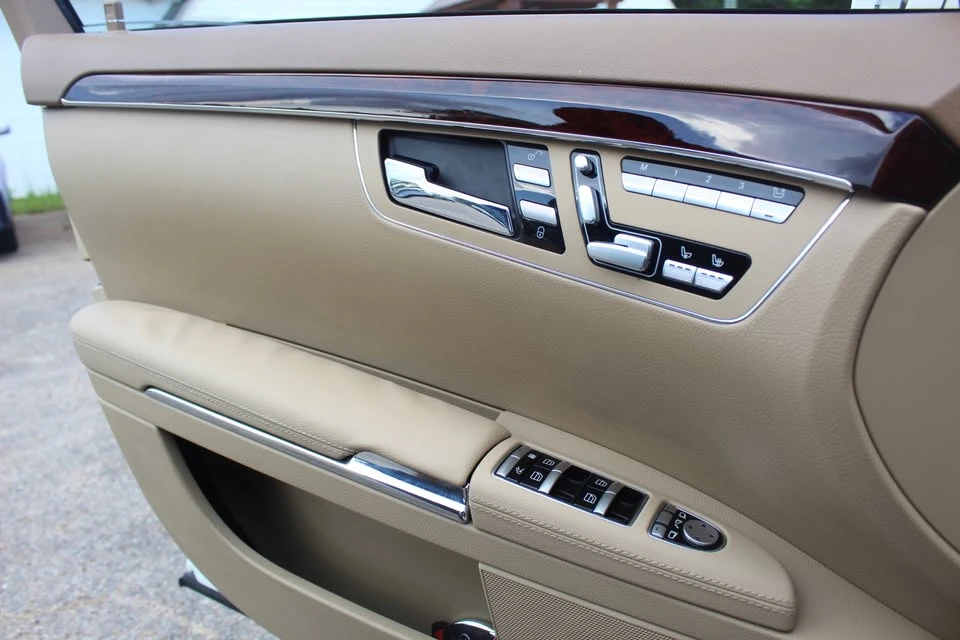 2011 Mercedes-Benz W221 S-Class - Image 8 of 20