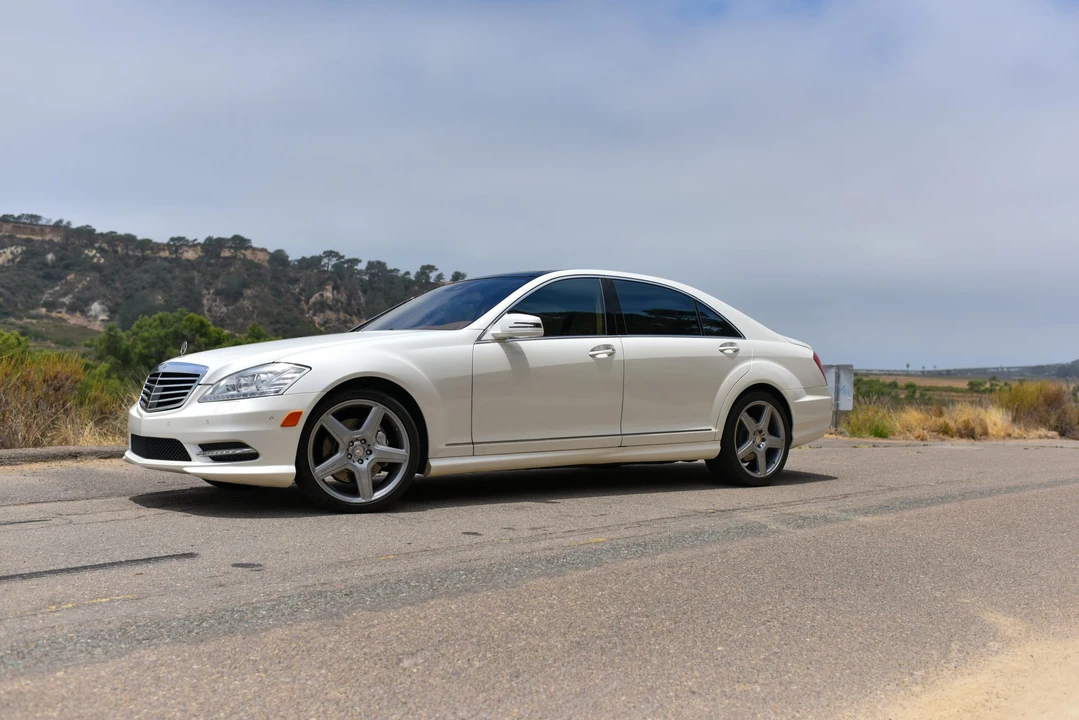 2011 Mercedes-Benz W221 S-Class - Image 2 of 31