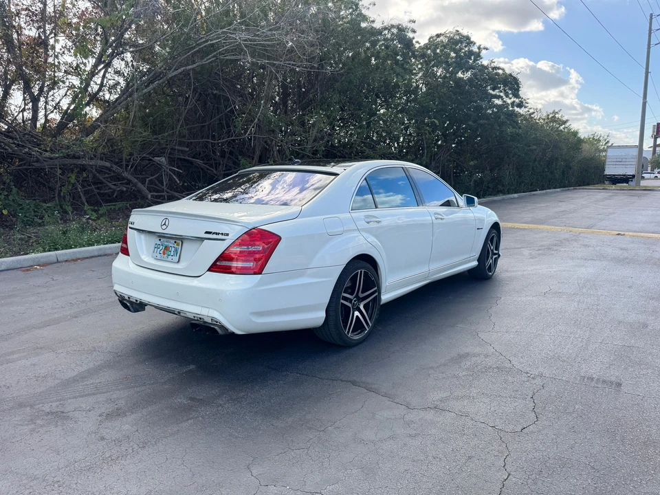 2011 Mercedes-Benz W221 S 63 & S 65 AMG - Image 11 of 31