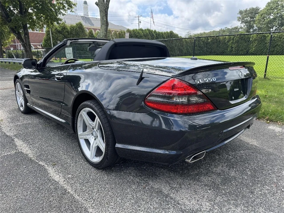 2011 Mercedes-Benz R230 SL-Class - Image 9 of 15