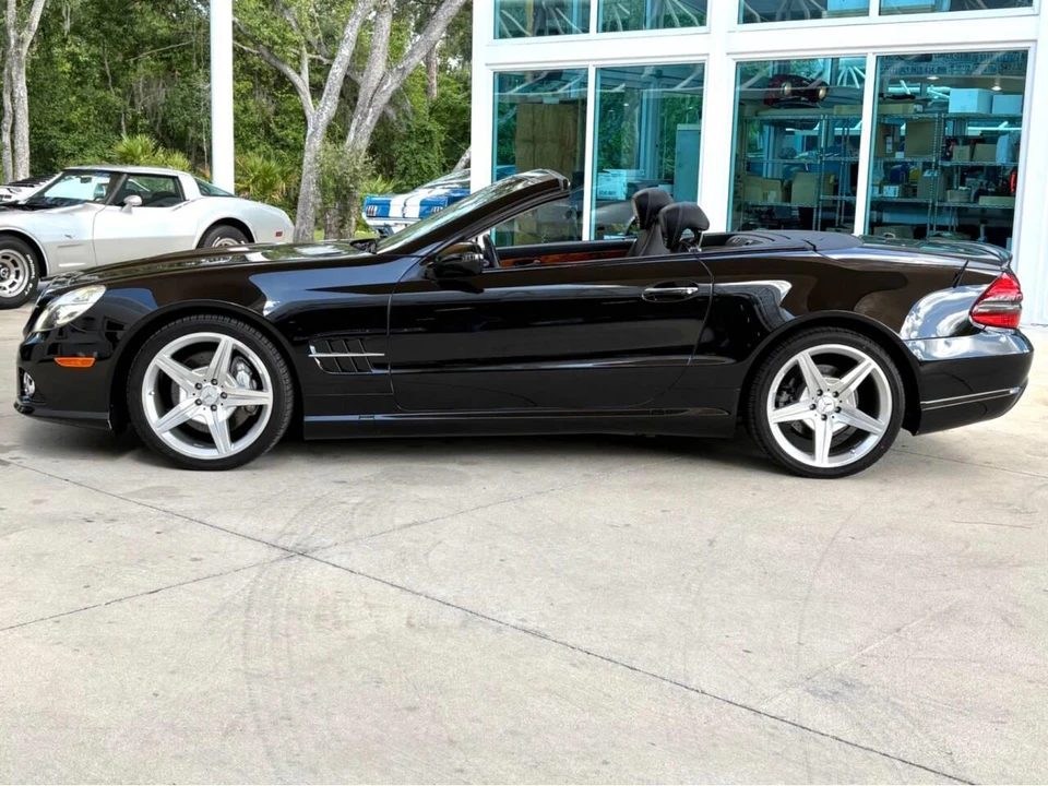 2011 Mercedes-Benz R230 SL-Class - Image 10 of 31