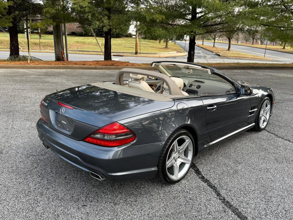2011 Mercedes-Benz R230 SL-Class - Image 14 of 31