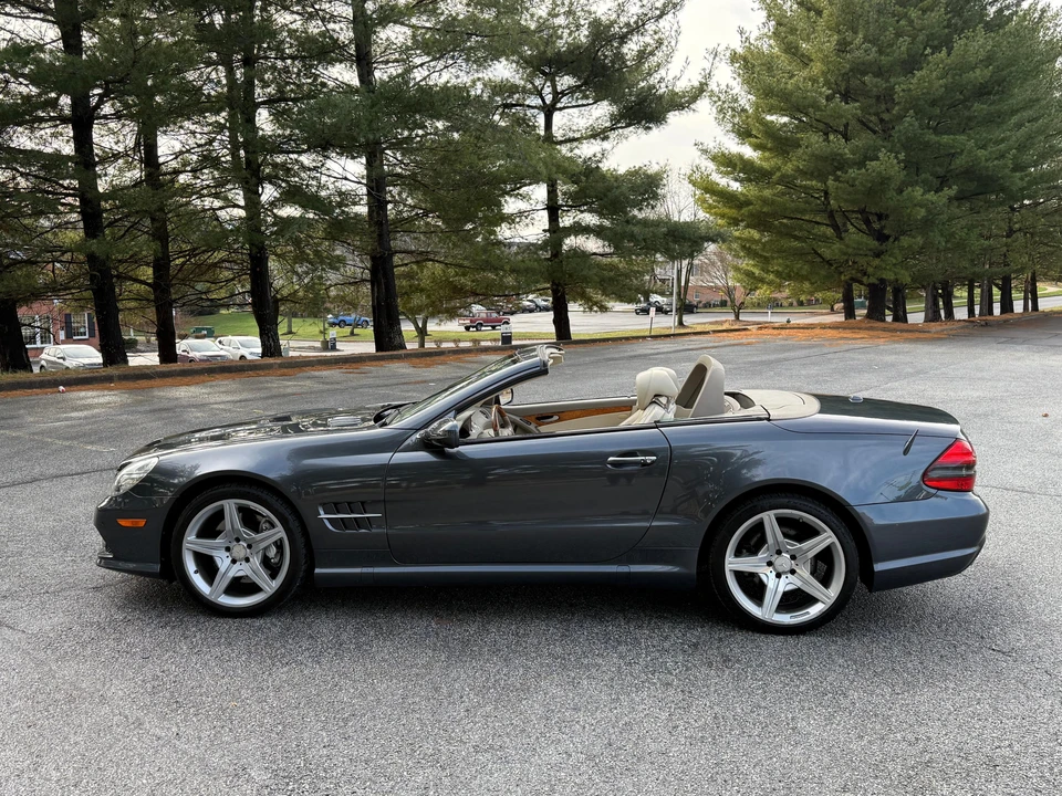 2011 Mercedes-Benz R230 SL-Class - Image 10 of 31