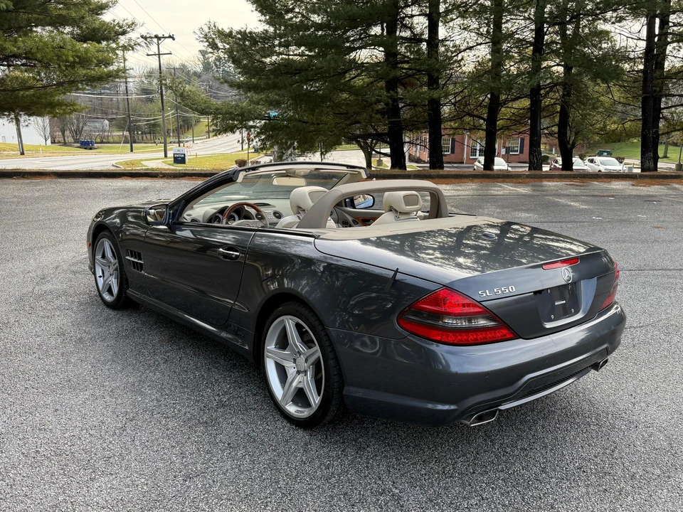 2011 Mercedes-Benz R230 SL-Class - Image 12 of 31