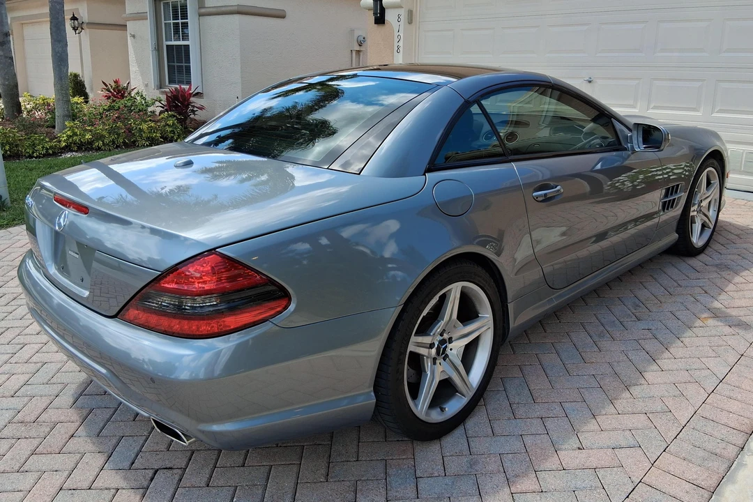 2011 Mercedes-Benz R230 SL-Class - Image 4 of 31